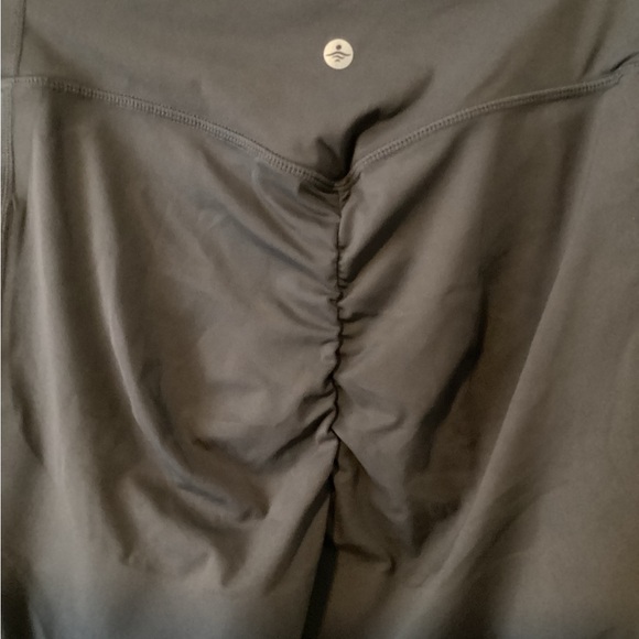 Halara Leggings - Picture 4 of 6